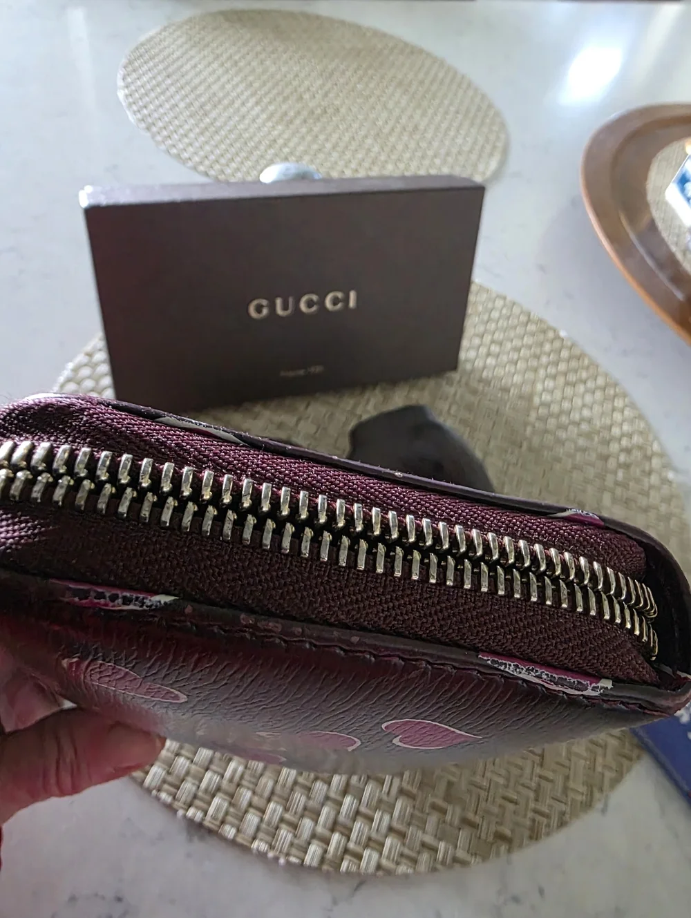 Gucci Burgundy Wallet with Pink Heart Print - Picture 2 of 6